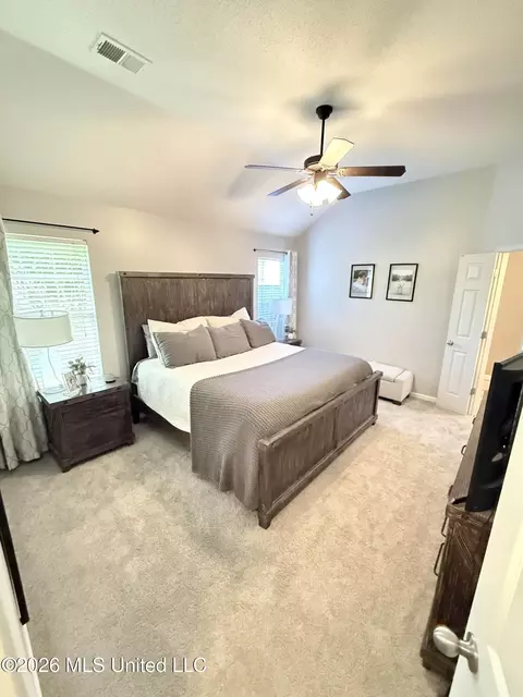 Bedroom - 5692 E Bedford Loop, Southaven, MS 38672 photo 2 of 3