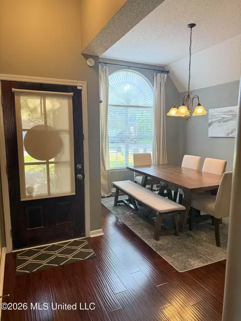 Entry Way - 5692 E Bedford Loop, Southaven, MS 38672 photo 3 of 3