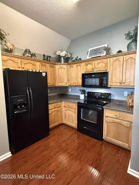 Kitchen - 5692 E Bedford Loop, Southaven, MS 38672 photo 1 of 1