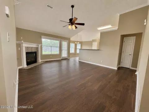 Living - 7801 Bailee Ln, Walls, MS 38680 photo 1 of 1