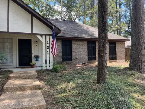 Exterior - 121 Fairfax Cir #B, Brandon, MS 39047 photo 2 of 10