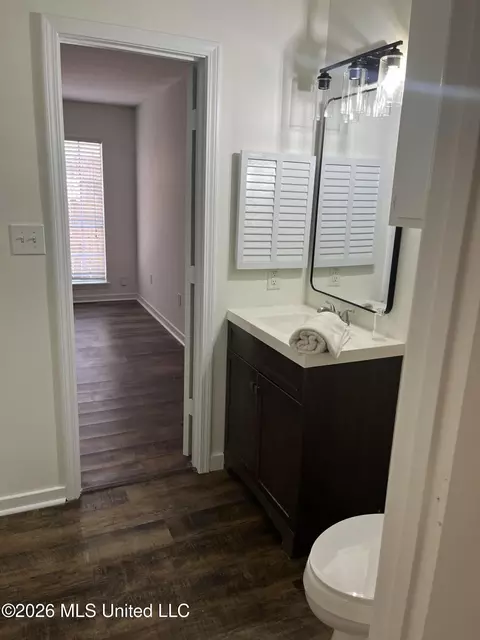 Bath - 121 Fairfax Cir #B, Brandon, MS 39047 photo 1 of 2