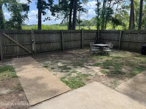 Exterior - 121 Fairfax Cir #B, Brandon, MS 39047 photo 10 of 10