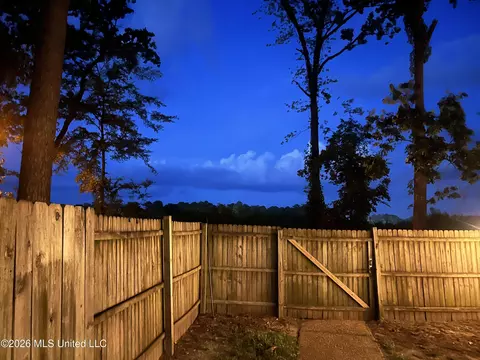 Exterior - 121 Fairfax Cir #B, Brandon, MS 39047 photo 3 of 10