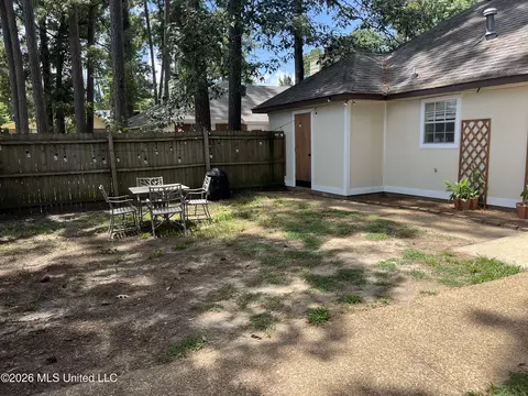 Exterior - 121 Fairfax Cir #B, Brandon, MS 39047 photo 9 of 10