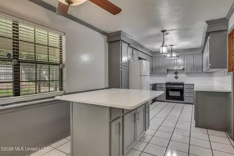 Kitchen - 551 Buchanan Dr, Byram, MS 39272 photo 2 of 2
