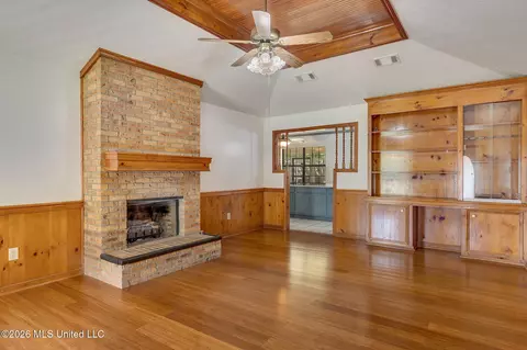 Living - 551 Buchanan Dr, Byram, MS 39272 photo 1 of 2