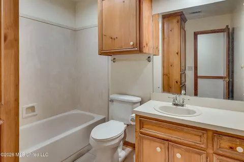Bath - 551 Buchanan Dr, Byram, MS 39272 photo 1 of 2