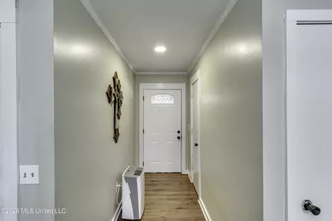 Entry Way - 126 Ridge Rd, Brandon, MS 39042 photo 2 of 2