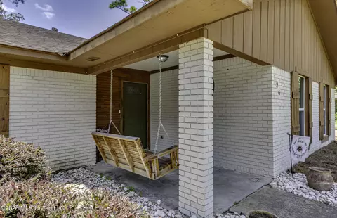 Exterior - 126 Ridge Rd, Brandon, MS 39042 photo 13 of 16