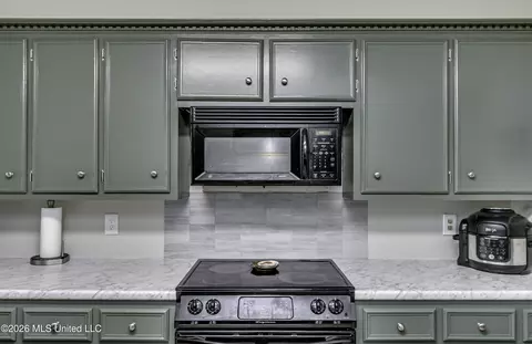 Kitchen - 126 Ridge Rd, Brandon, MS 39042 photo 4 of 7