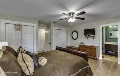 Bedroom - 126 Ridge Rd, Brandon, MS 39042 photo 3 of 8