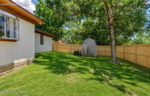 Exterior - 126 Ridge Rd, Brandon, MS 39042 photo 4 of 10