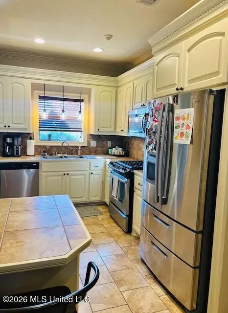 Kitchen - 406 Copper Ridge Dr, Florence, MS 39073 photo 1 of 5
