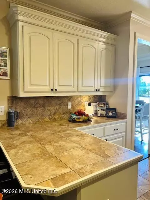 Kitchen - 406 Copper Ridge Dr, Florence, MS 39073 photo 3 of 5
