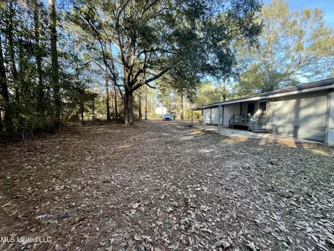 9748 Limu Way, Diamondhead, MS 39525 photo 2