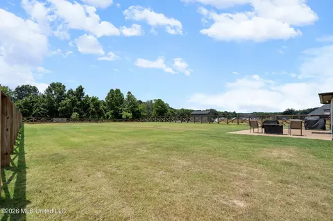 Exterior - 5441 Grays Valley Dr, Hernando, MS 38632 photo 9 of 12
