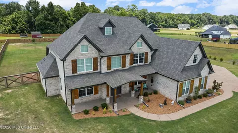 Exterior - 5441 Grays Valley Dr, Hernando, MS 38632 photo 10 of 12