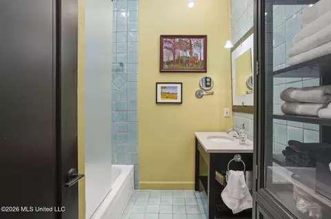 Bath - 1 Carlyle Pl, Jackson, MS 39216 photo 5 of 5