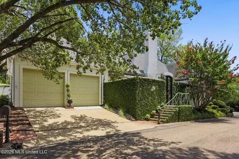 Exterior - 1 Carlyle Pl, Jackson, MS 39216 photo 2 of 5