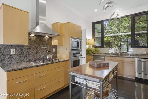 Kitchen - 1 Carlyle Pl, Jackson, MS 39216 photo 1 of 5