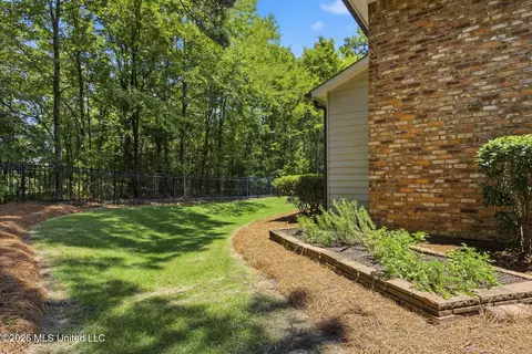 Exterior - 100 Cedar Woods Dr, Madison, MS 39110 photo 7 of 12