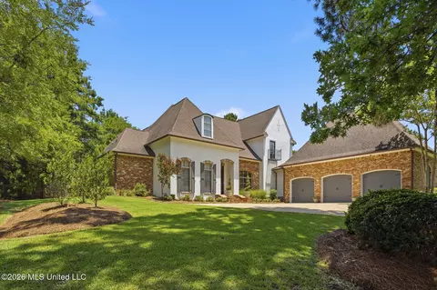 100 Cedar Woods Dr, Madison, MS 39110