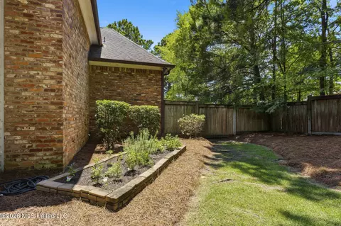 Exterior - 100 Cedar Woods Dr, Madison, MS 39110 photo 6 of 12