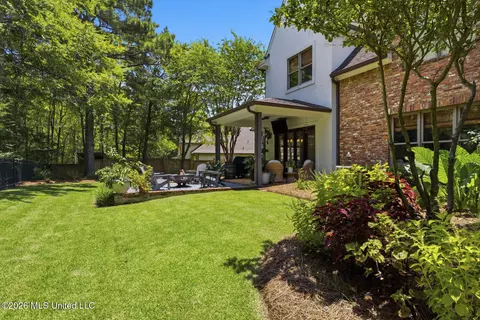 Exterior - 100 Cedar Woods Dr, Madison, MS 39110 photo 8 of 12