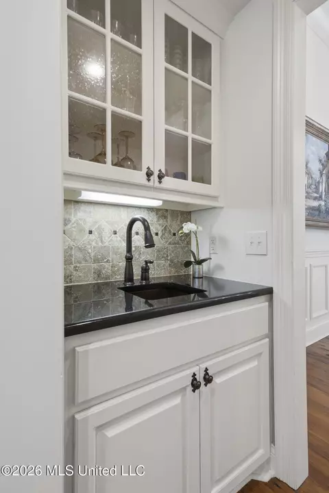 Kitchen - 100 Cedar Woods Dr, Madison, MS 39110 photo 1 of 10