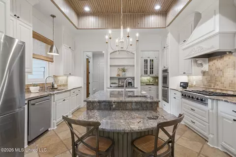 Kitchen - 100 Cedar Woods Dr, Madison, MS 39110 photo 3 of 10