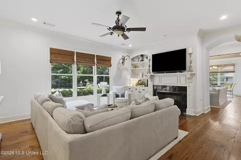 Living - 100 Cedar Woods Dr, Madison, MS 39110 photo 1 of 2
