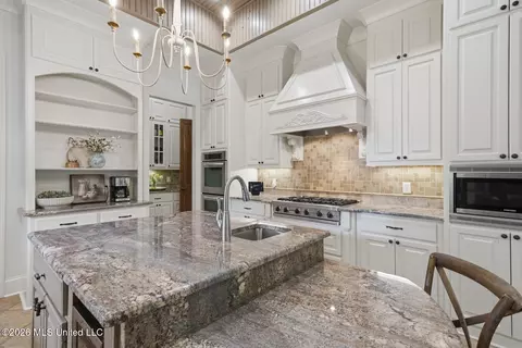 Kitchen - 100 Cedar Woods Dr, Madison, MS 39110 photo 10 of 10