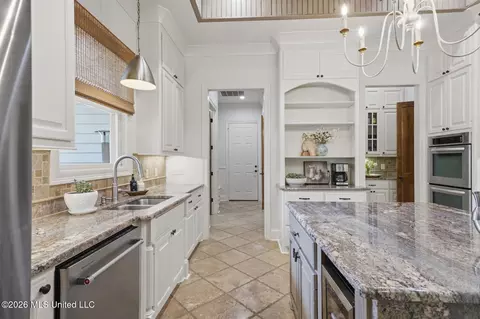 Kitchen - 100 Cedar Woods Dr, Madison, MS 39110 photo 9 of 10
