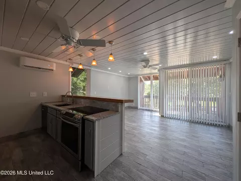 Living - 232 Lakeside Villla, Diamondhead, MS 39525 photo 3 of 3