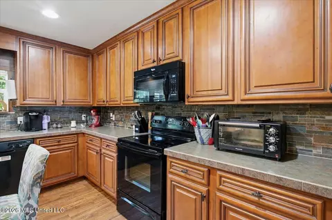 423 Robinhood Trl, Brandon, MS 39042 photo 18