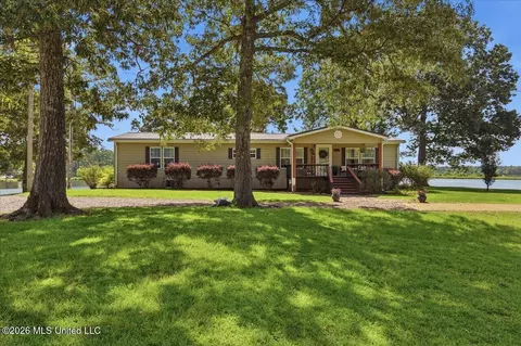 423 Robinhood Trl, Brandon, MS 39042 photo 1