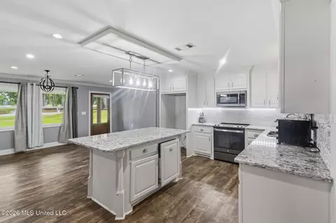 Kitchen - 918 Zetus Rd, Brookhaven, MS 39601 photo 1 of 2