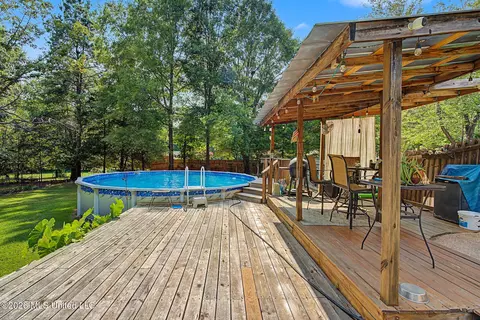 Exterior - 12985 Pine Crest Dr, Olive Branch, MS 38654 photo 9 of 17