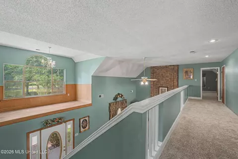 Entry Way - 12985 Pine Crest Dr, Olive Branch, MS 38654 photo 3 of 4