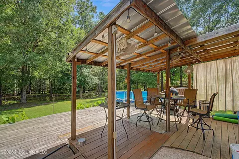 Exterior - 12985 Pine Crest Dr, Olive Branch, MS 38654 photo 10 of 17