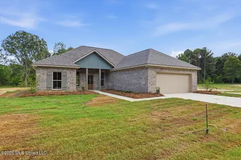 215 Vernon Jones Ave, Brandon, MS 39047