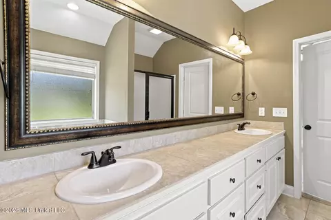 Bath - 159 Harvey Cir, Canton, MS 39046 photo 4 of 5