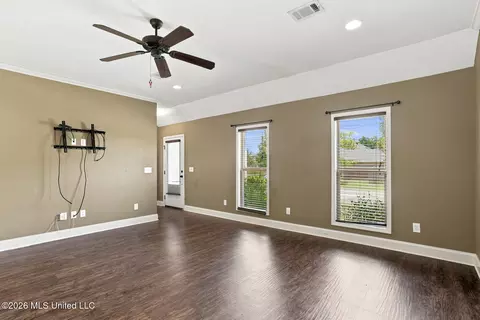 Living - 159 Harvey Cir, Canton, MS 39046 photo 3 of 4