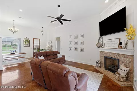 Living - 400 Winterfield Way, Brandon, MS 39042 photo 2 of 2