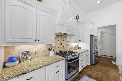 Kitchen - 400 Winterfield Way, Brandon, MS 39042 photo 5 of 6