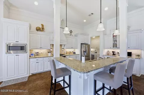 Kitchen - 400 Winterfield Way, Brandon, MS 39042 photo 4 of 6