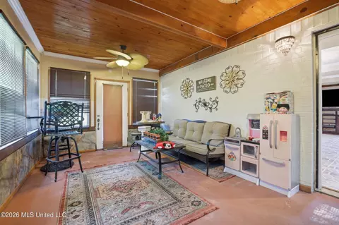 Exterior - 3518 Hemlock Ave, Moss Point, MS 39563 photo 4 of 10