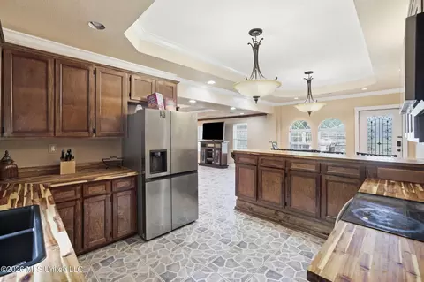 Kitchen - 3518 Hemlock Ave, Moss Point, MS 39563 photo 1 of 3