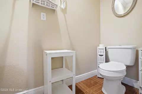 Bath - 3518 Hemlock Ave, Moss Point, MS 39563 photo 6 of 6